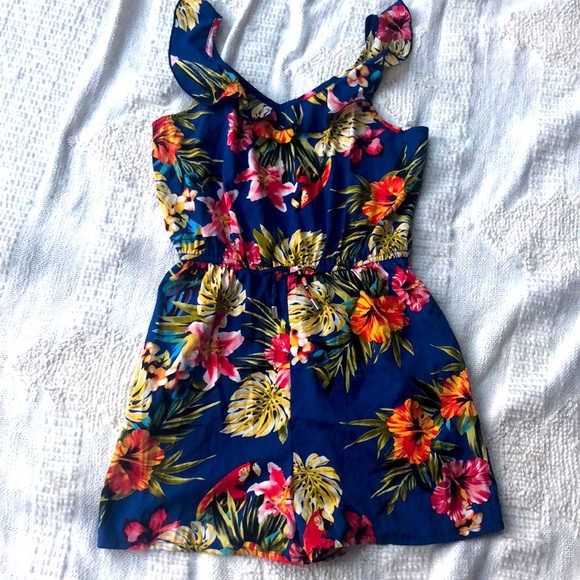 Primark Other - 🔥3/$20.Romper 10-11 yes. Very light and colourful
